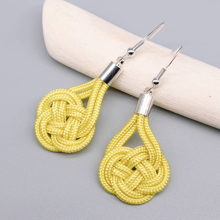 Pendiente plata paracord amarillo pastel para venta al por mayor de La Fabrique du Noeud