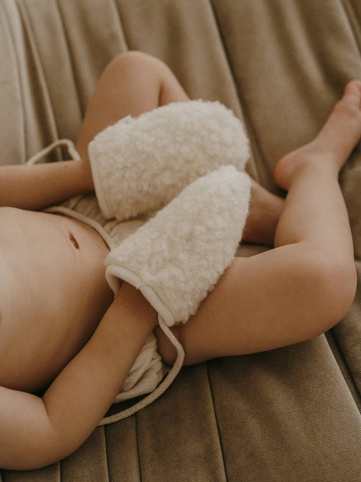 Pia Mittens for wholesale by Miijo