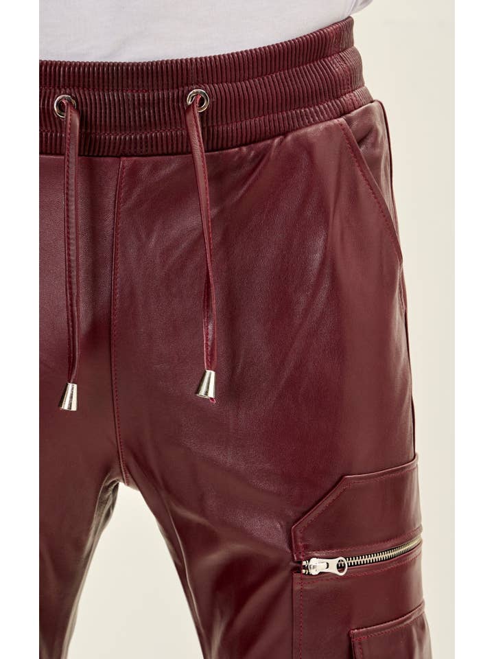 VINRÖD Destination Joggers i äkta läder för män - Burgundy för wholesale på Faire2