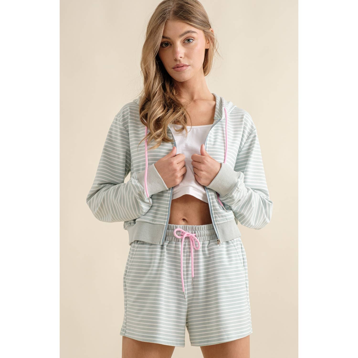 Sweet Generis – wholesale Lounge set – Women's – CONTRAST DRAWSTRING ZIP UP HOODIE AND SHORTS SET16