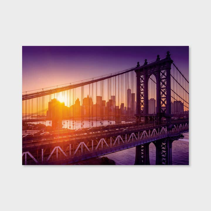 Postal de NYC - Vista através da Ponte de Manhattan ao Pôr do Sol, 50 unid. por atacado de Blu Ink Press, Inc.