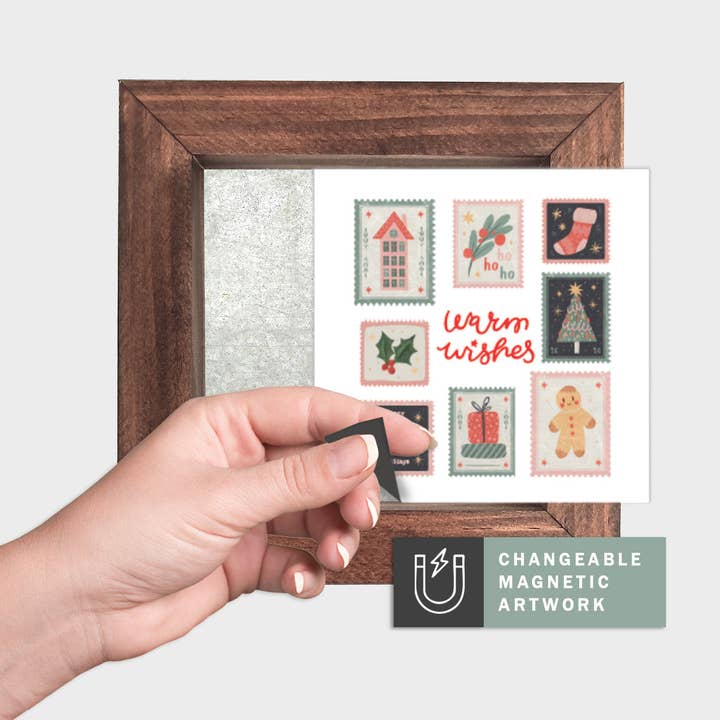 Magnetisk säsongsdekorinsats för utbytbar skylt (Mini): Varmt önskestämpelkollage | Jul / Vinter | Magnetisk skyltblanka säljs separat för wholesale av Simpler Seasons Decor