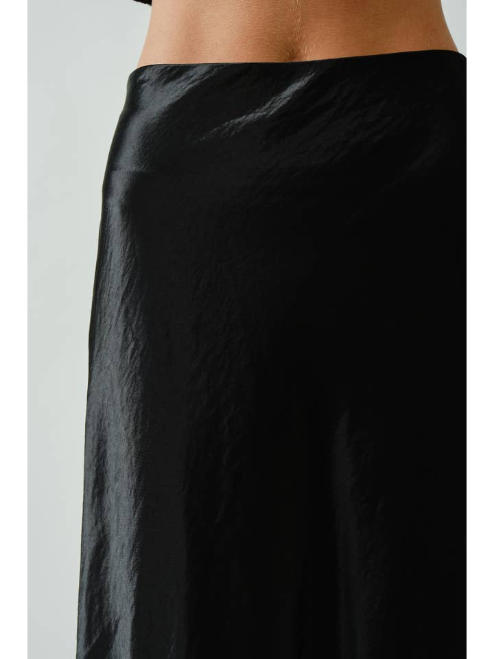 Aaron & Amber - Wholesale Skirt - Women's - AJS5484 HOLIDAY A LINE SATIN MIDI SKIRT 10