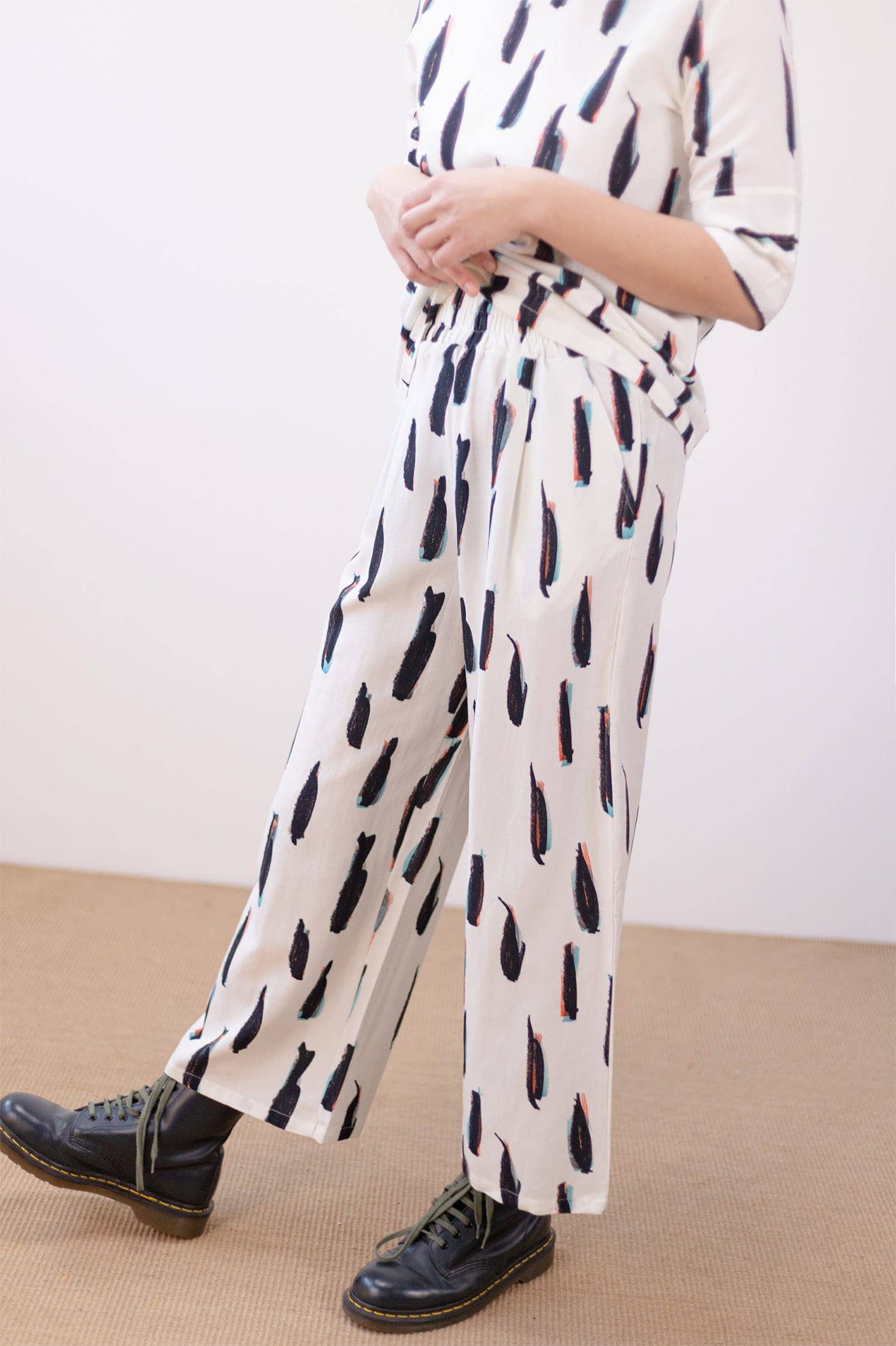 PAN Producto Básico - Wholesale Coat - Women's - Printed raw trousers8