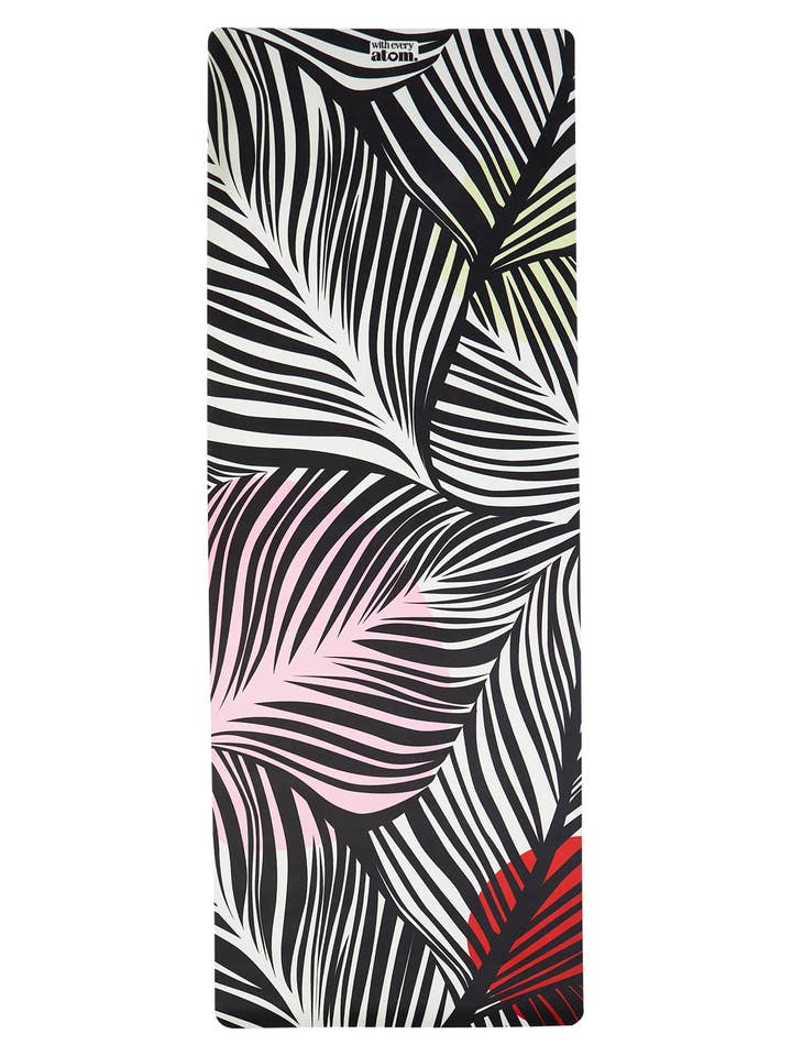 Tapis de yoga Zebra Leaves avec technologie Micro Crystal pour la vente par WITH EVERY ATOM (US)