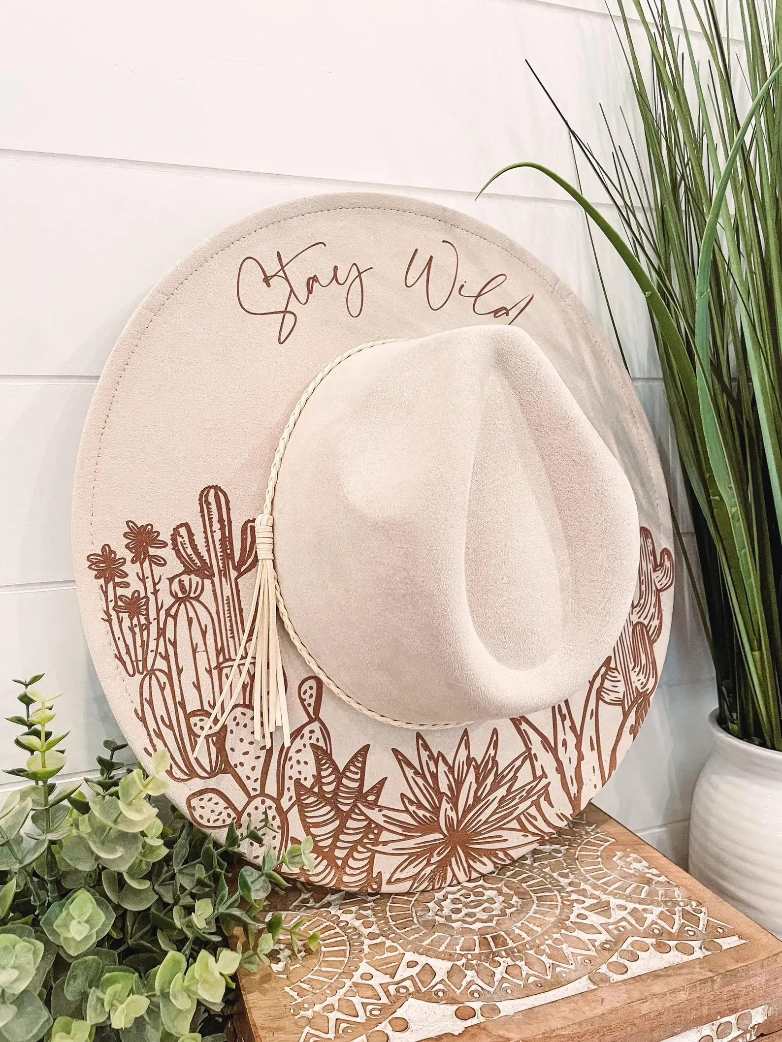 Willie & Dolly Designs - Wholesale Cowboy Hat - Women's - Engraved Desert Scene Hat4