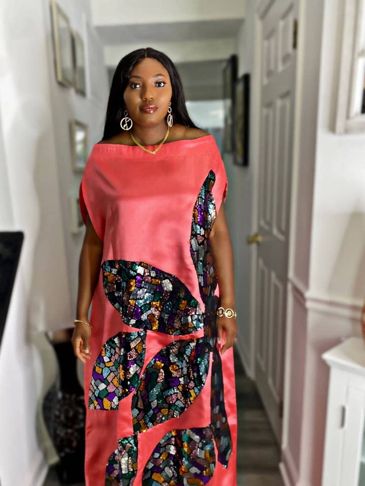 Vestido Boubou Deusa Coral - Vestido Kaftan Seda com Lantejoulas por atacado de Bibiré