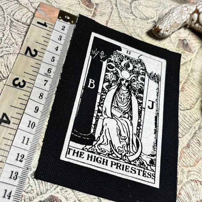 Three Raccoons – Emblema por atacado – Remendo de carta de tarô da Alta Sacerdotisa.2