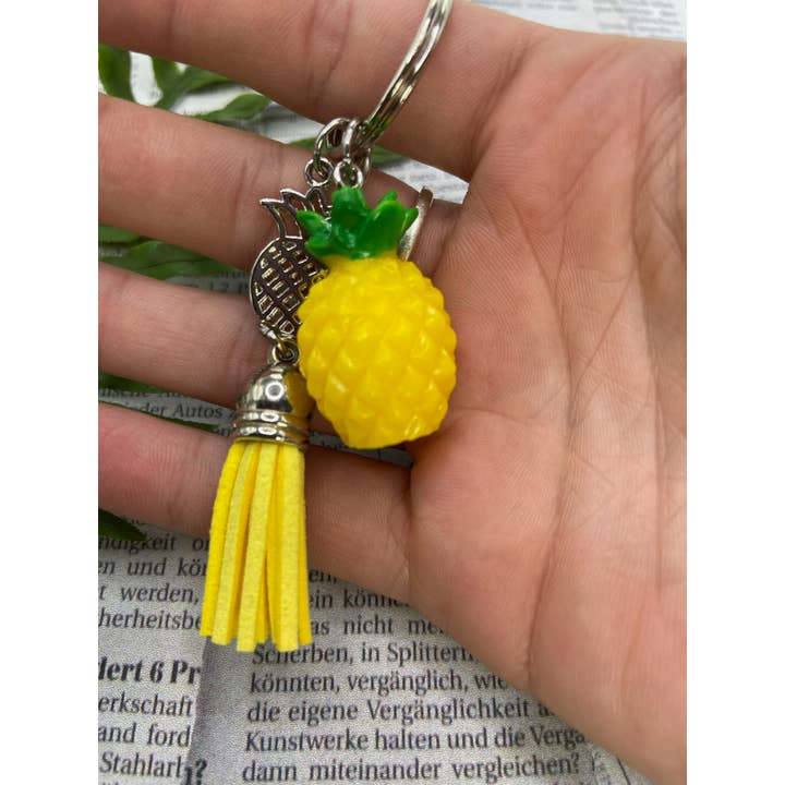 StayTay Store – wholesale Nyckelringar - Dam – Ananas | Fruit Keychain | Summer Purse Accessory | Zipper Pull | Nyckelring för handväska | Ryggsäck dragkedja nyckelring