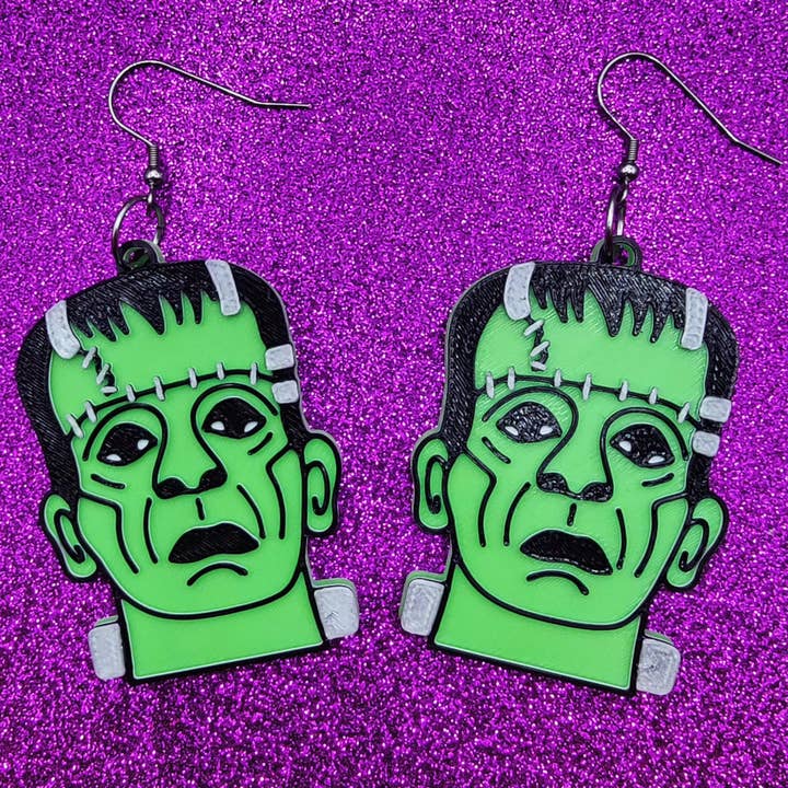 Boucles d'oreilles film d'horreur Frankenstein imprimées en 3D pour la vente par Printy Vibes