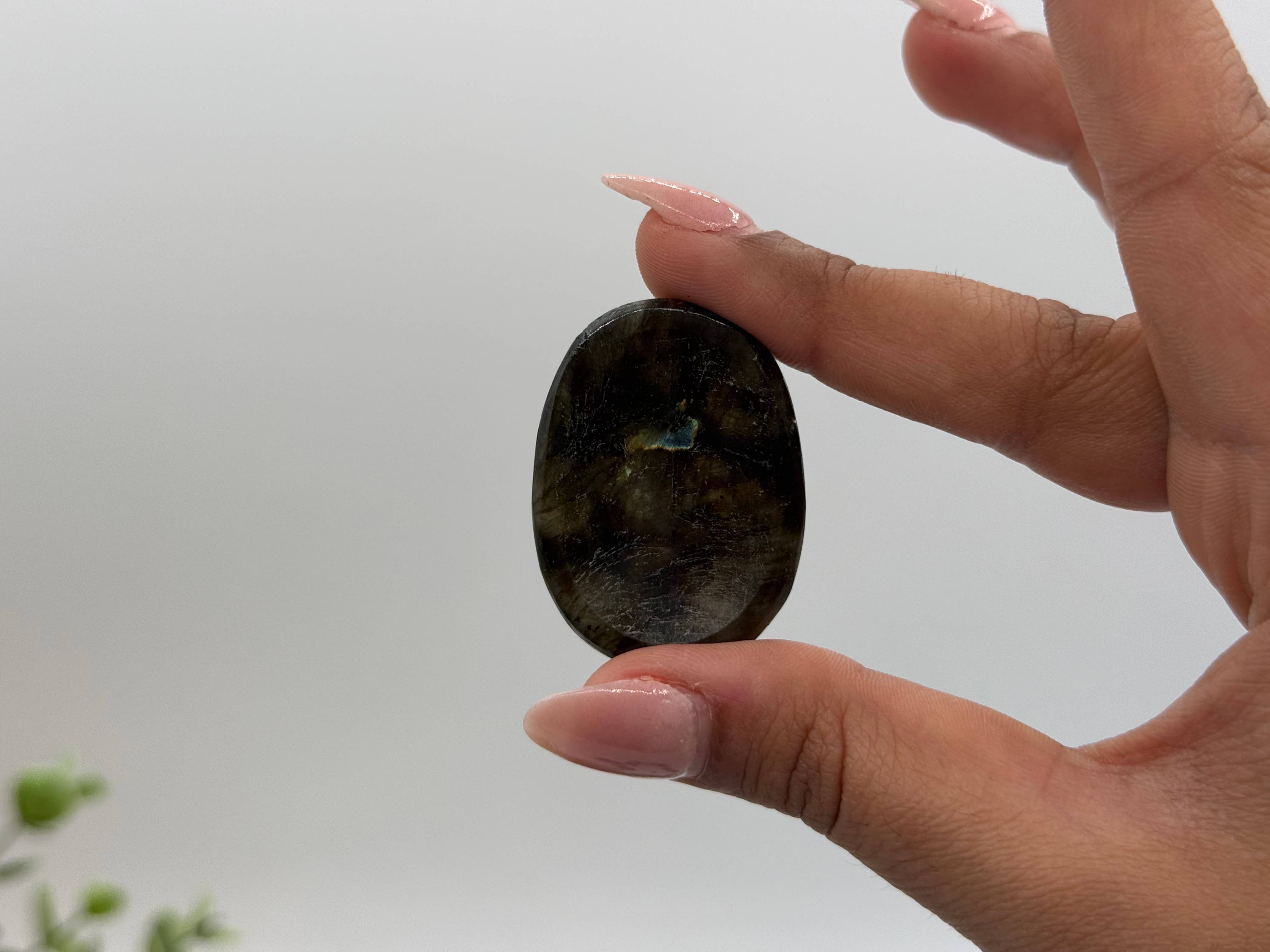 Meraki Gemstones – Pedra/cristal espiritual por atacado – Pedra da Preocupação de Labradorita 40x30x8 mm (1 peça)2