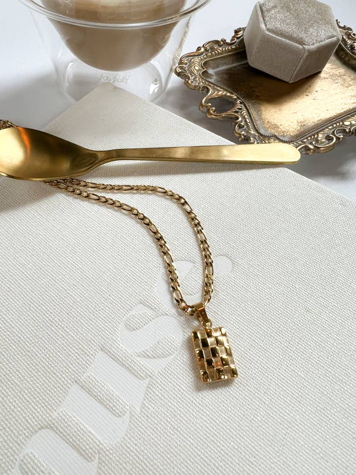 Karierte Halskette mit Anhänger für den Großhandel von 24th & Gold