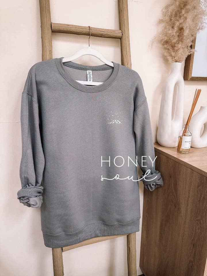 Honey Soul LLC - Wholesale Graphic Sweatshirt - Women's - If The Stars Were Made To Worship So Will I Graphic Crewneck3