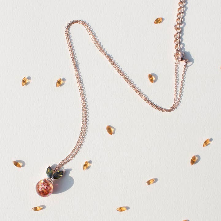 Collier boule de neige mandarine de Jeju pour la vente par Luvinball