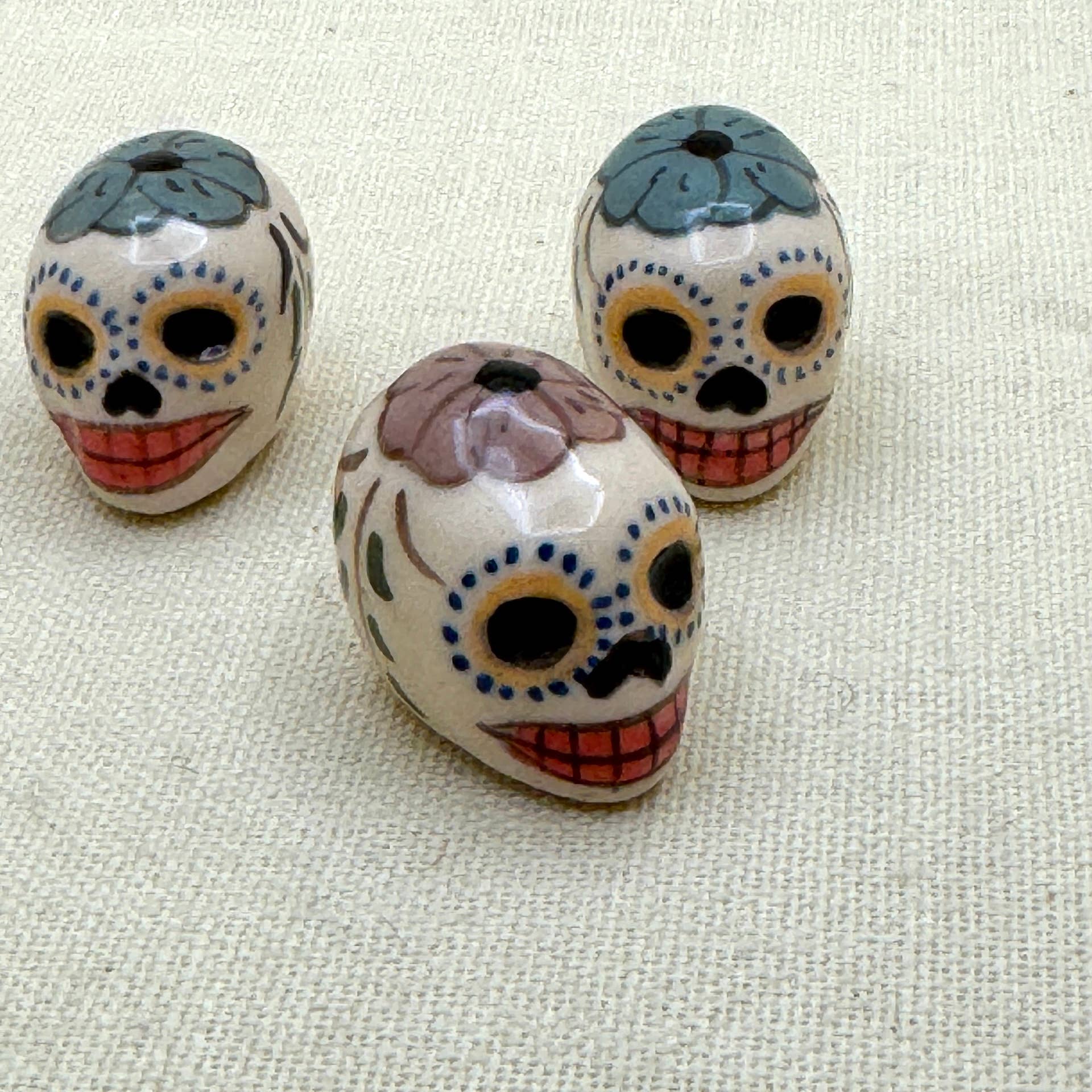 Tesoros Trading Company - Wholesale Ornament -  Extra Small Painted Pottery Skulls, Peru2