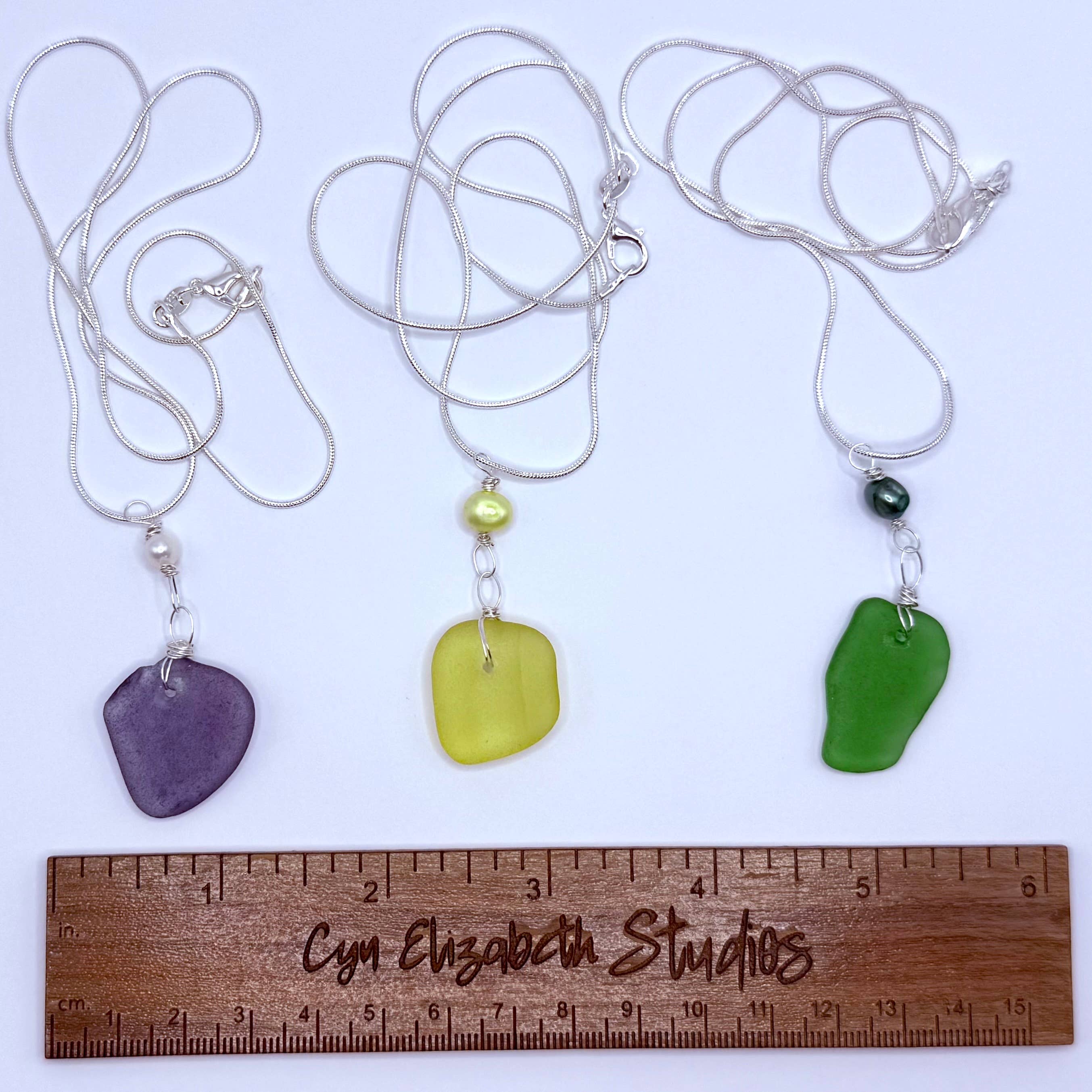 Cyn Elizabeth Studios – Großhandel Kette mit Anhänger/Charm – Kodiak Classic Seeglas Halskette1