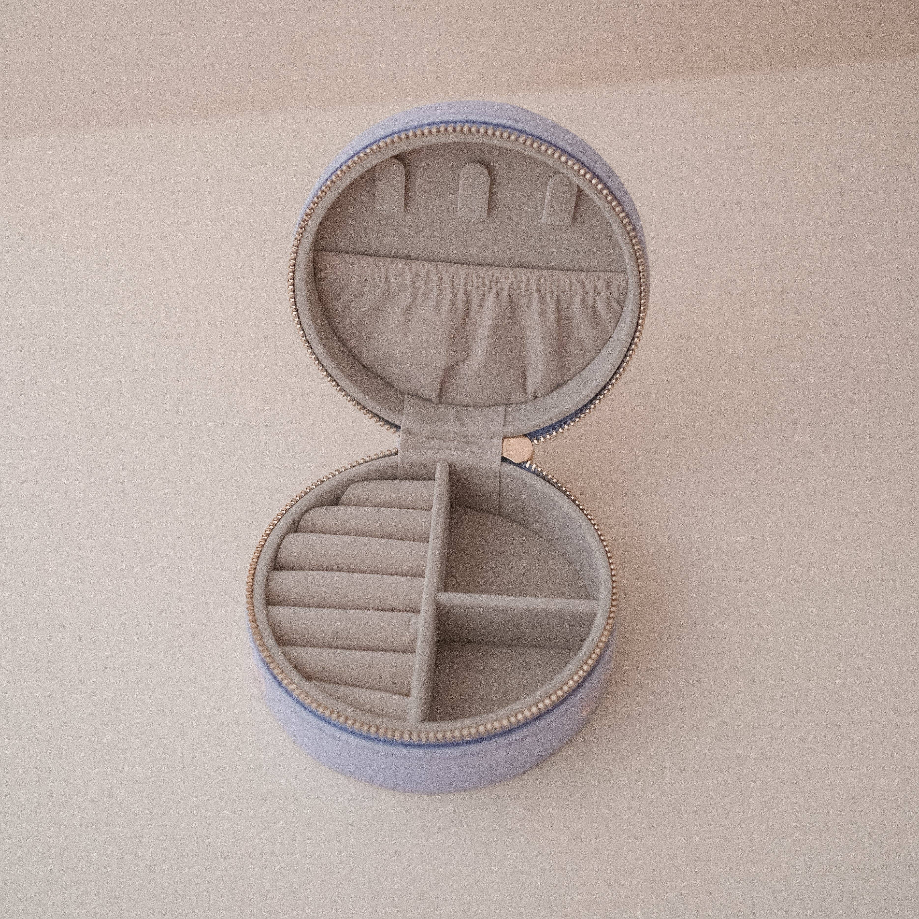 cai & jo USA - Wholesale Jewelry Box/Organizer - Travel Jewellery Case in Lilac Linen2