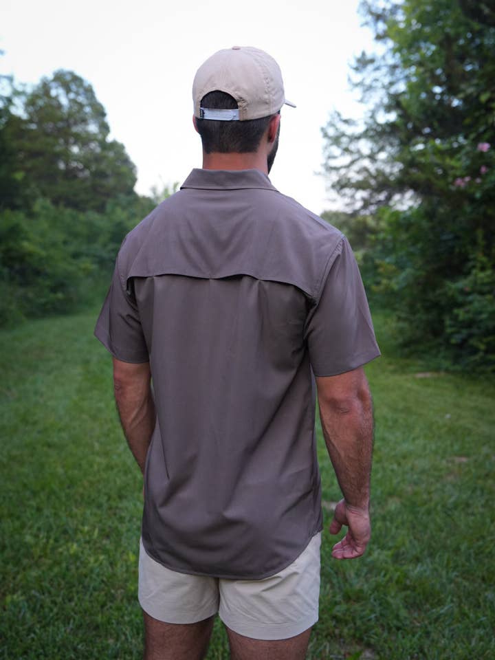 Hurricane Marsh Outfitters - Vendita all'ingrosso Camicia button down - Uomo - La Camicia Marrone Terra Performance con Bottoni2