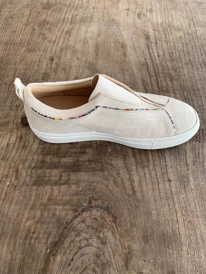 EMILIA WHITE for wholesale by LUSITANAS