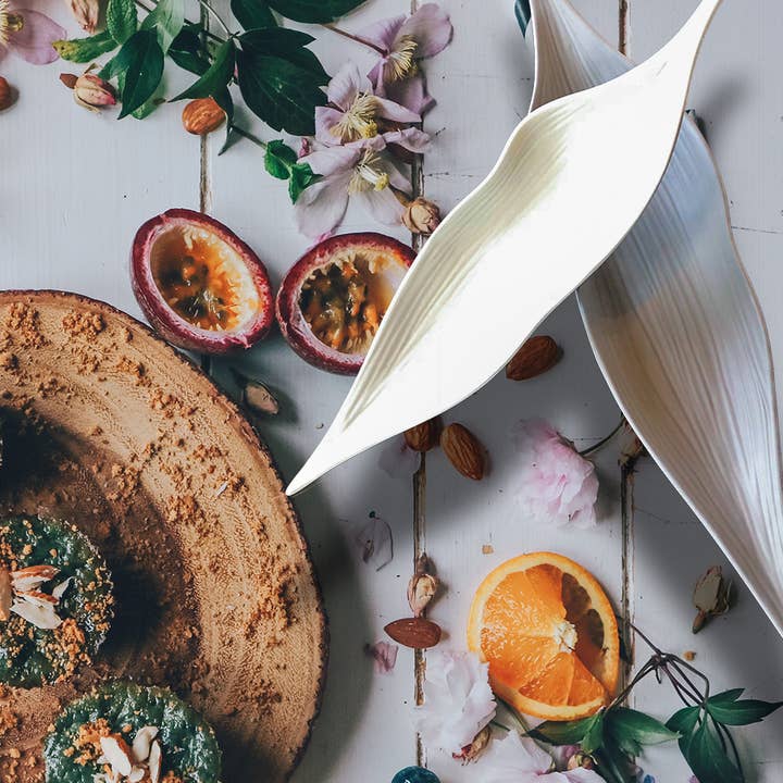 Porcelain Leaf Accent Set (2 Pieces) for wholesale by Rossario George