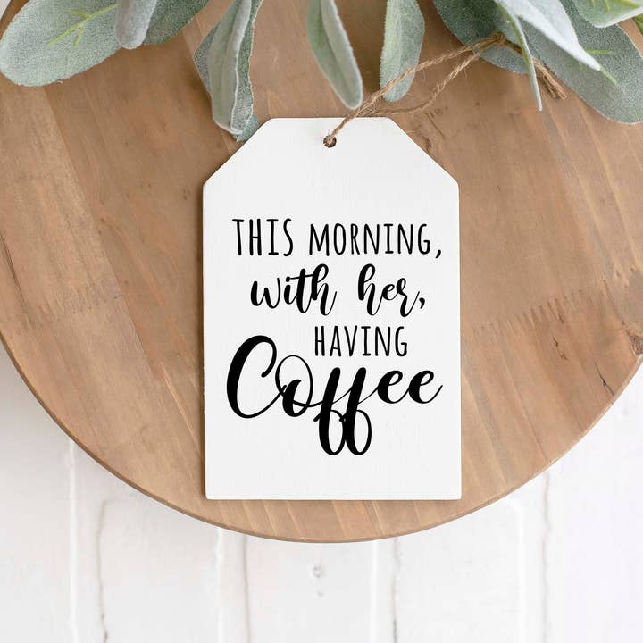 Questa mattina con lei che ha caffè fattoria per la vendita all'ingrosso da parte di Rising Tide Vintage