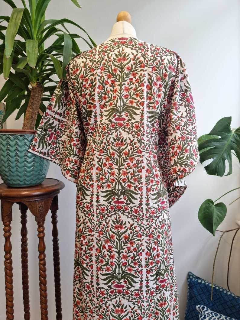 Essential Designs London – wholesale Kaftan – Women's – Pure Cotton Kaftan in White Green Pink2