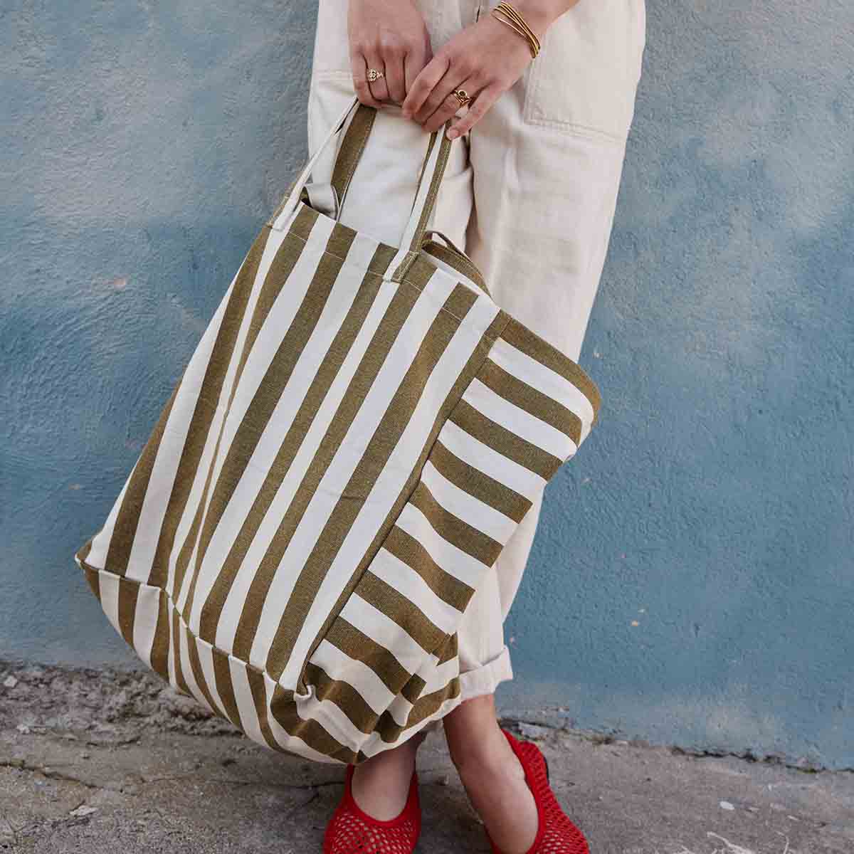 ELISA TOTE BAG STRIPES OLIVE - GREIGE for wholesale on Faire1
