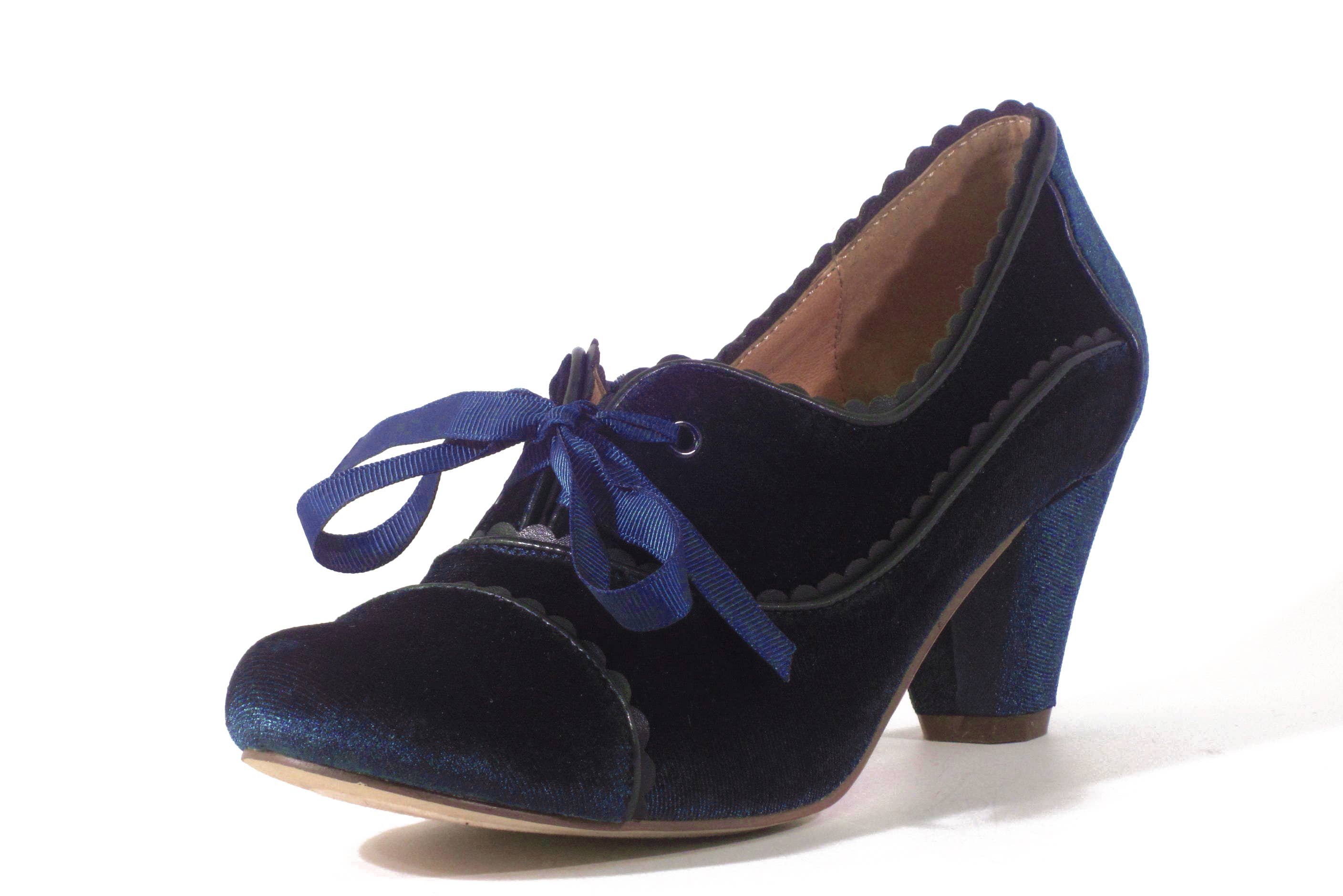 Chelsea Crew – Großhandel Schuhe mit niedrigen Absätzen – Damen – Madison Velvet Retro-Schuhe für den Urlaub21