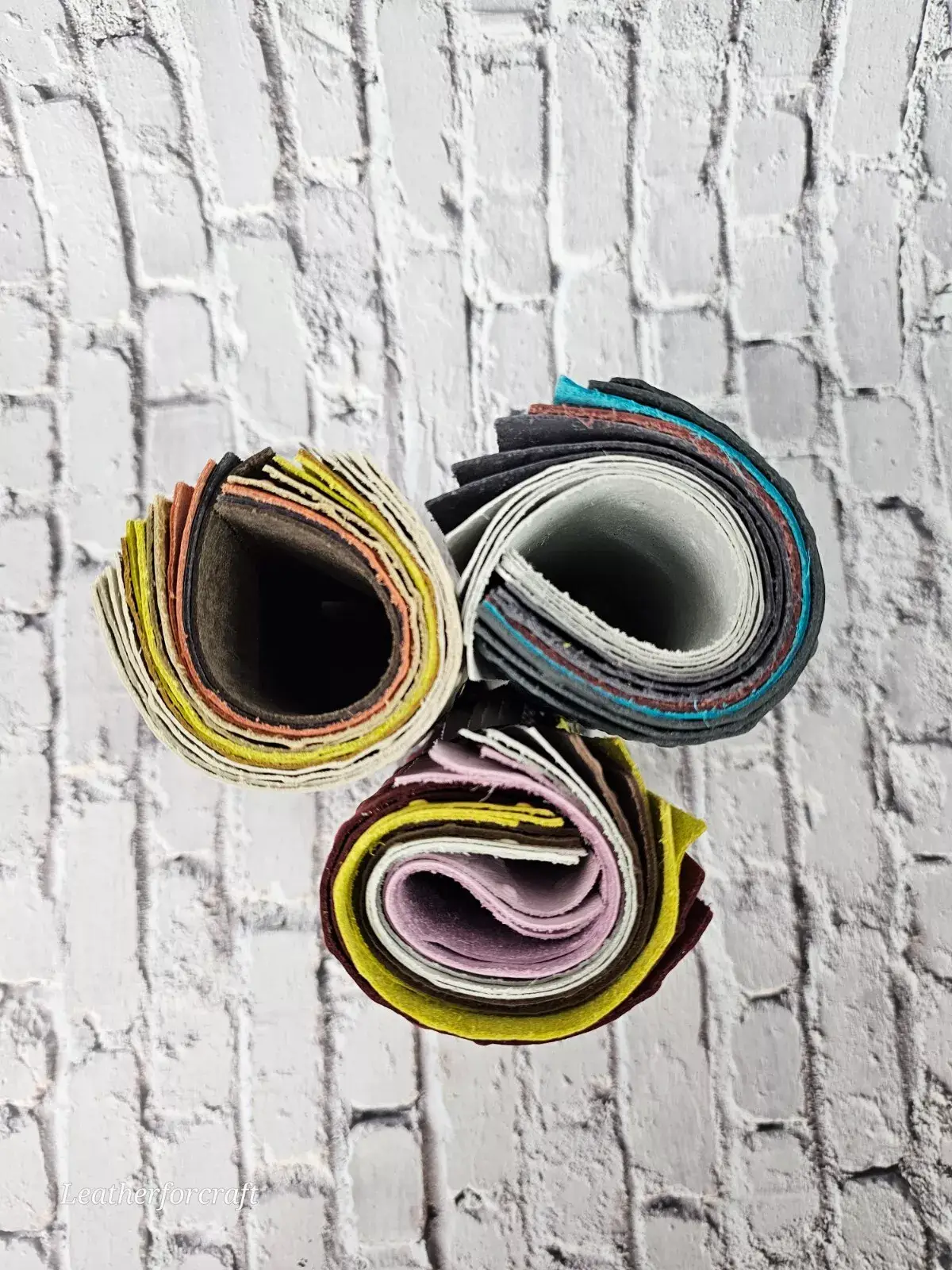 Leatherforcraft - Wholesale Craft Supplies - Ostrich Embossed Leather Scraps Pack Small Size2