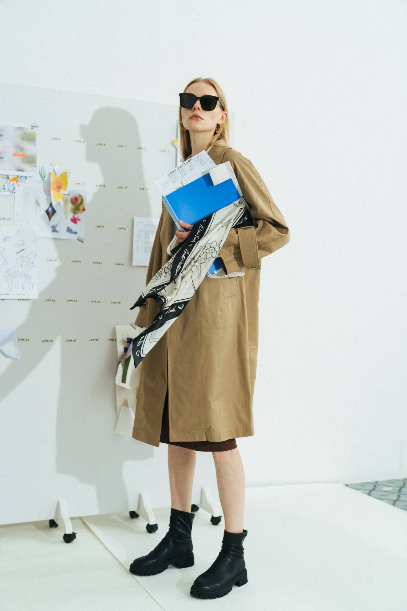 Bianco e Nero Foulard in seta « New York in Sketches » - Bianco e nero in vendita all'ingrosso su Faire2