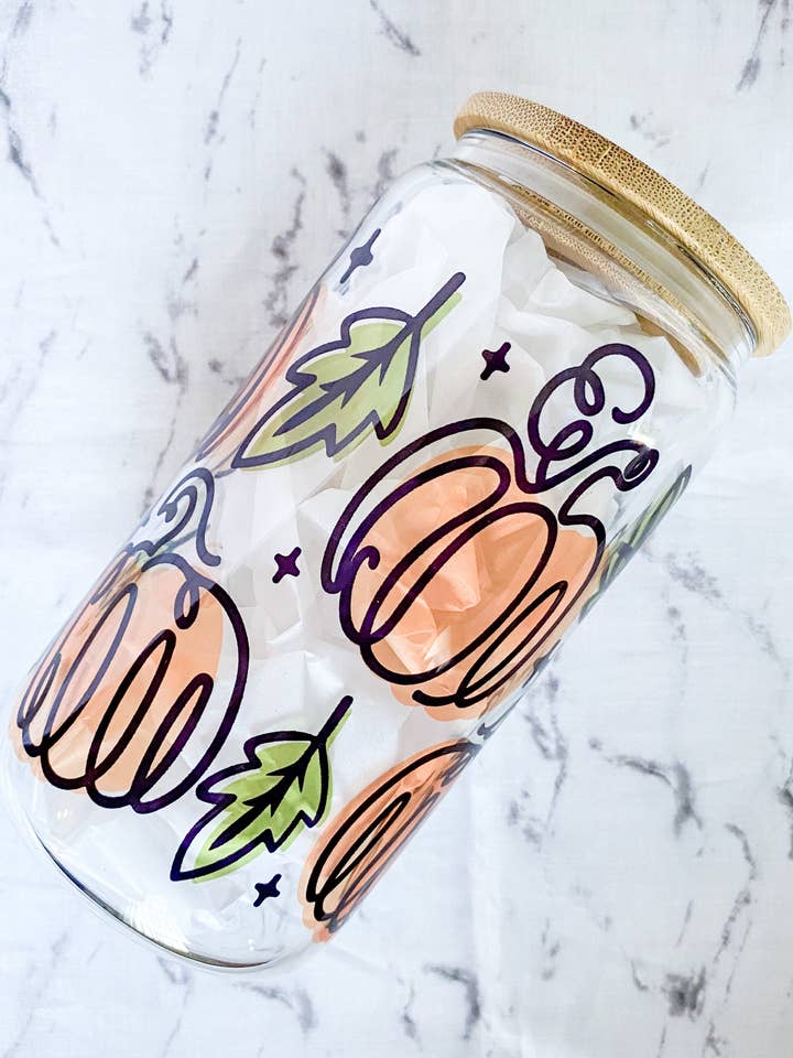 Tasse en verre à la citrouille et aux feuilles pour la vente par Lyla & Rose