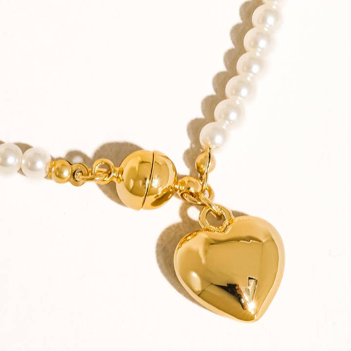 Flânerie by MAIQ - Wholesale Pendant/Charm Necklace - Gosse 18K Gold Vintage Pearl Heart Magnet Necklace