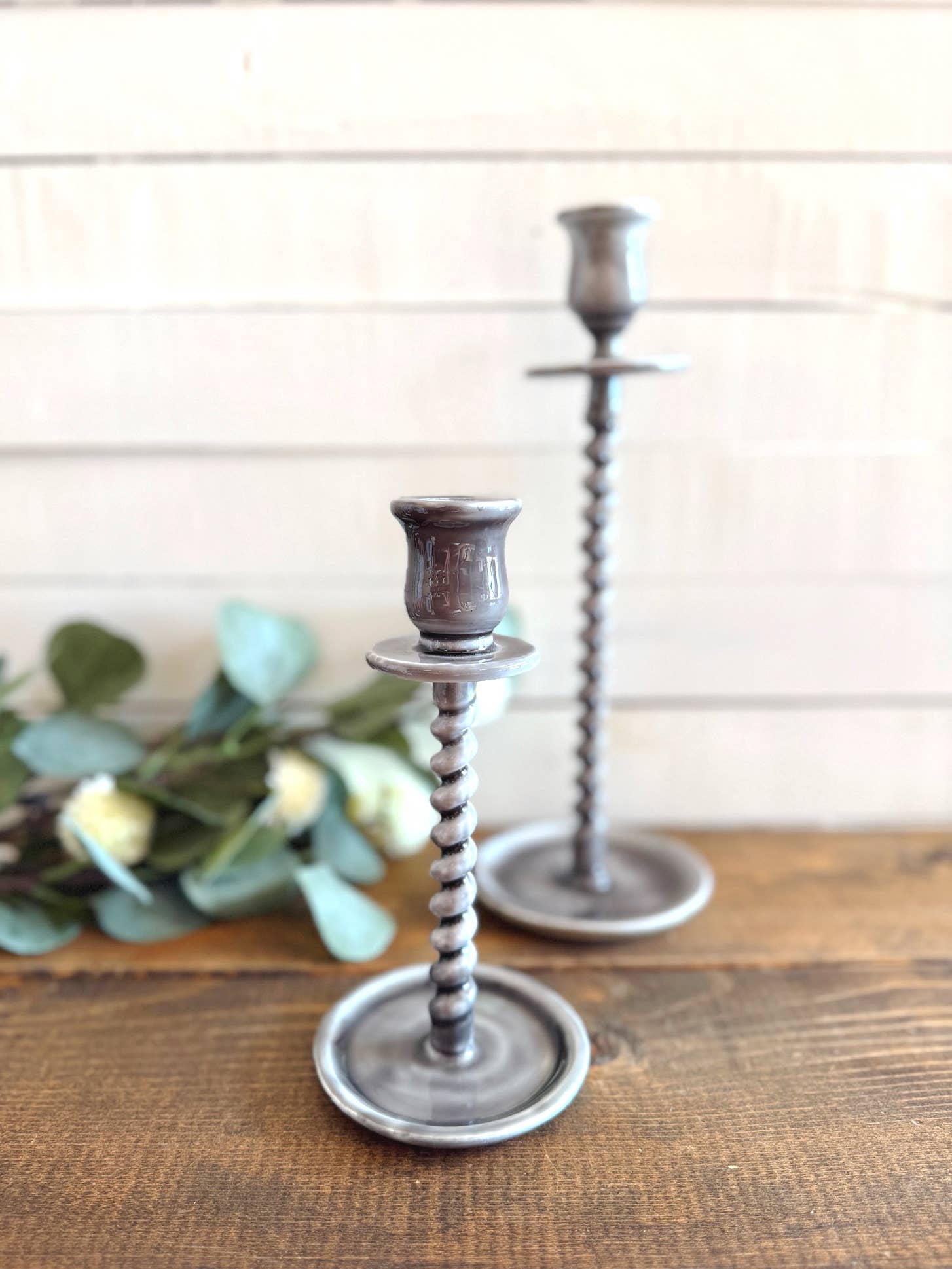 Made Market Co. – Engroshandel Lyseholder – Grå Proptrækker Taper Lysestage Lille1