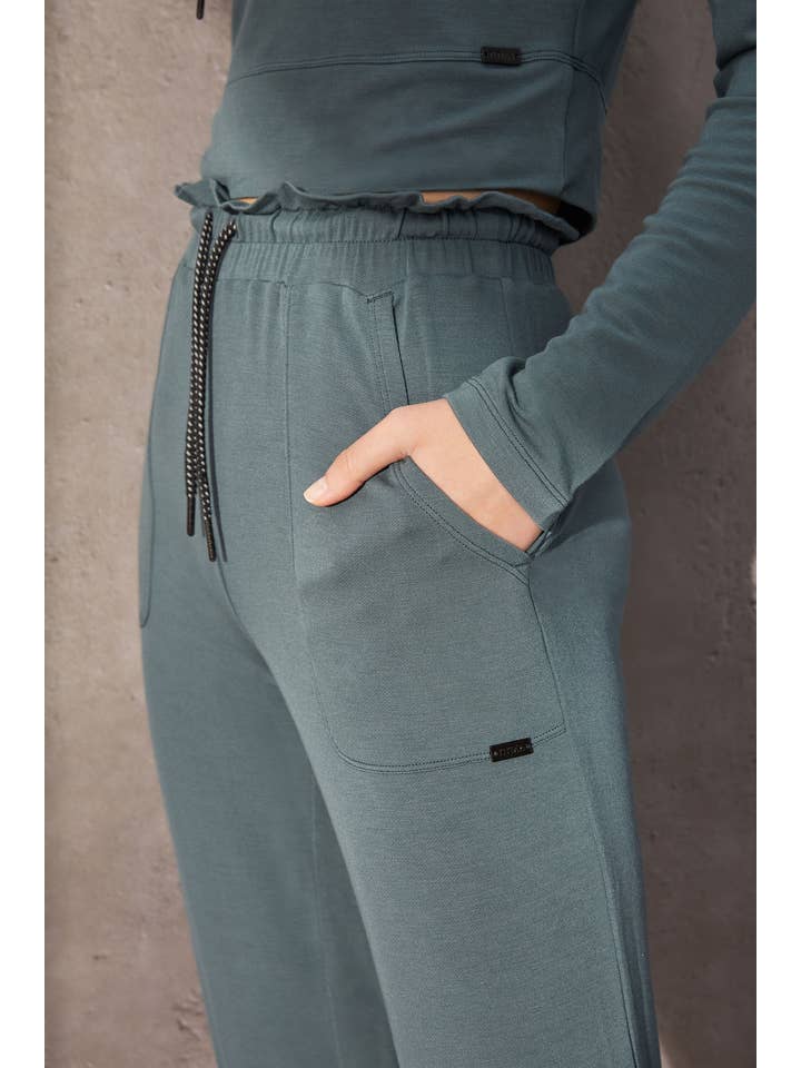 Titika Active – wholesale Athletic sweatpants/jogging bottoms – Women's – Warm Down Jogger4