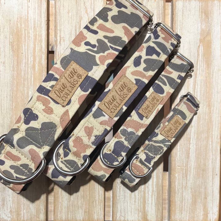 Brunt marsk-camouflage halsbånd til hund, andecamouflage, camouflage for engroshandel hos Dixie Lane Collars