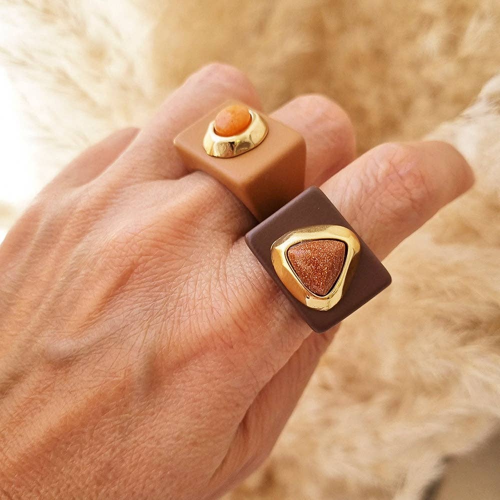 ÉMOLO – wholesale Cocktail/statement ring – Women's large brown rings with natural stone [Glitter]2