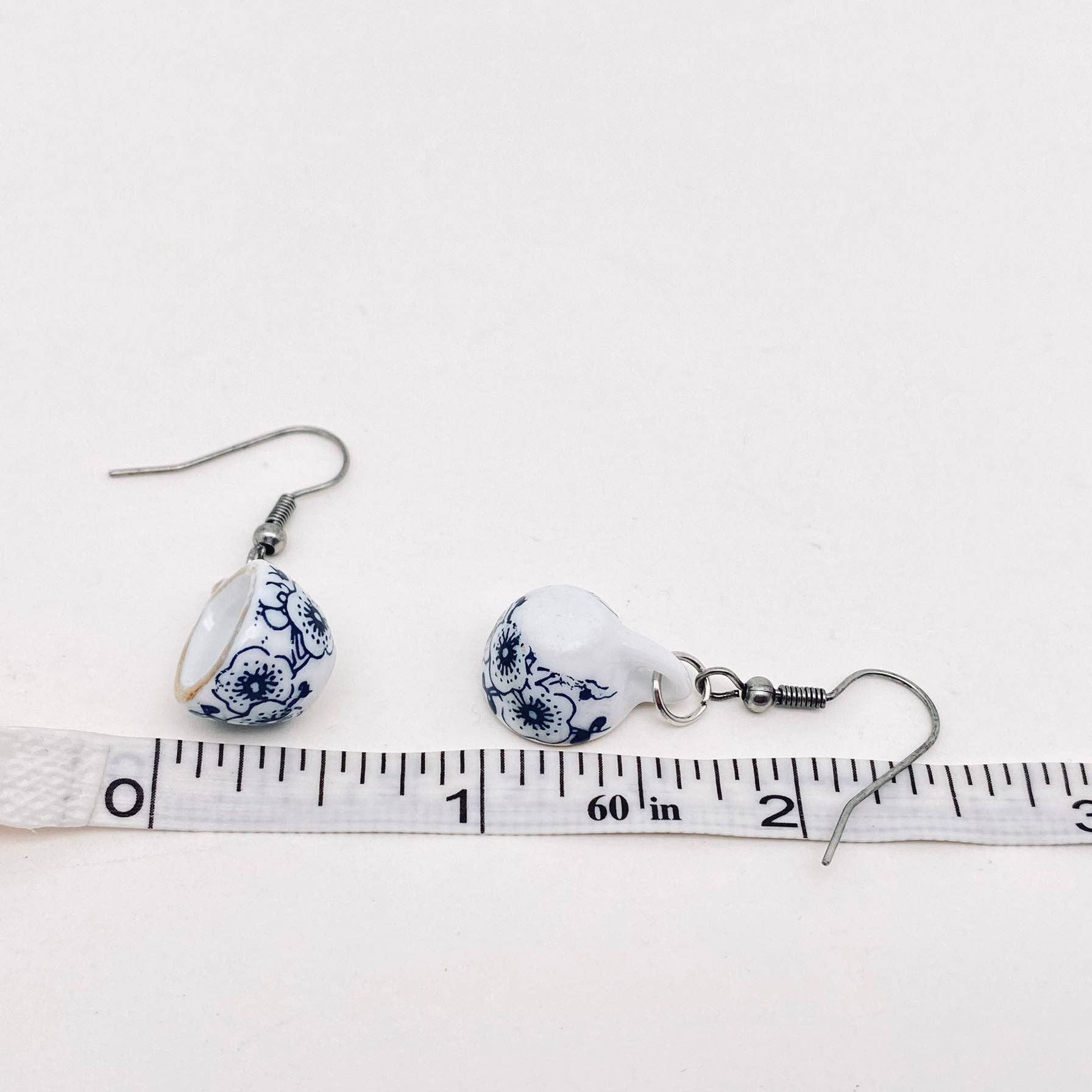 Mio Queena - Vente Boucles d'oreilles pendantes - Boucles d’oreilles pendantes en céramique avec motif tasse à thé3