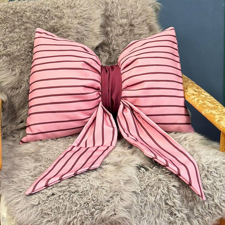 XXL Schleife Kissenbezug- Big Bow Bertha plum/ rosé für den Großhandel von coopz