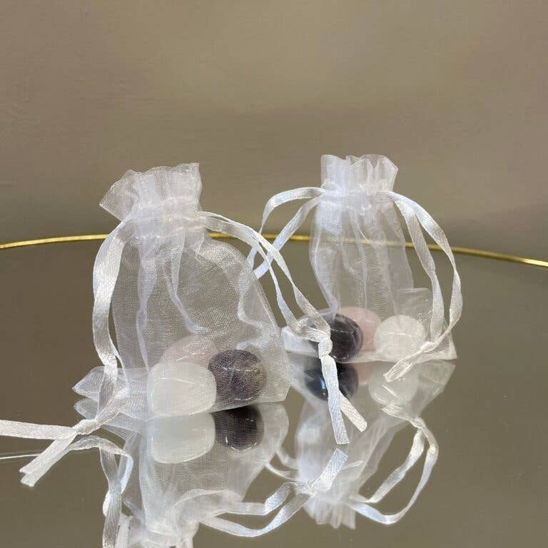 ByBazz - Wholesale Spiritual Stone/Crystal - Gouden Driehoek Mini; Amethist, Bergkristal en Rozenkwarts1