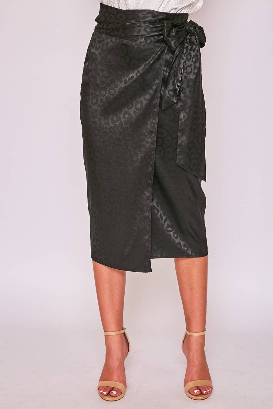 Vine & Love - Wholesale Skirt - Women's - Jacquard Leopard Print Wrap Midi Skirt VS30900A5
