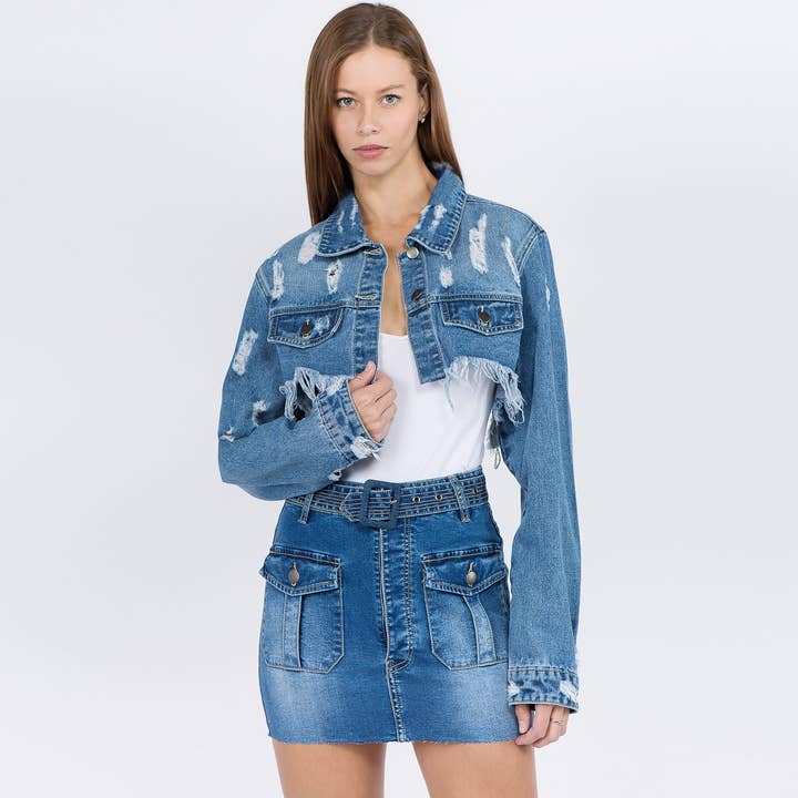 American Bazi – Großhandel Jeansjacke – Damen – BEUNRUHIGTE JEANSJACKE MIT AUSGEFRANSTEM SAUM-RJK36170