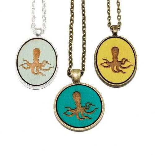 Petit pendentif caméo - Pieuvre pour la vente par Once Again Sam