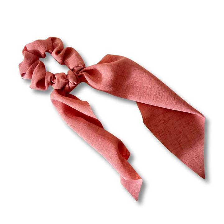 Chrunchie avec ruban « Linen Rose » pour la vente par Hairjewelz by Elle