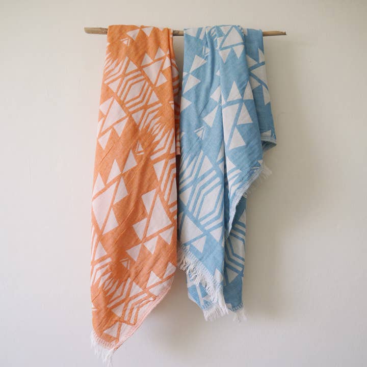 AZTEC Strandhandduk & Yoga Handduk - Orange & Off White för wholesale av Living Roots