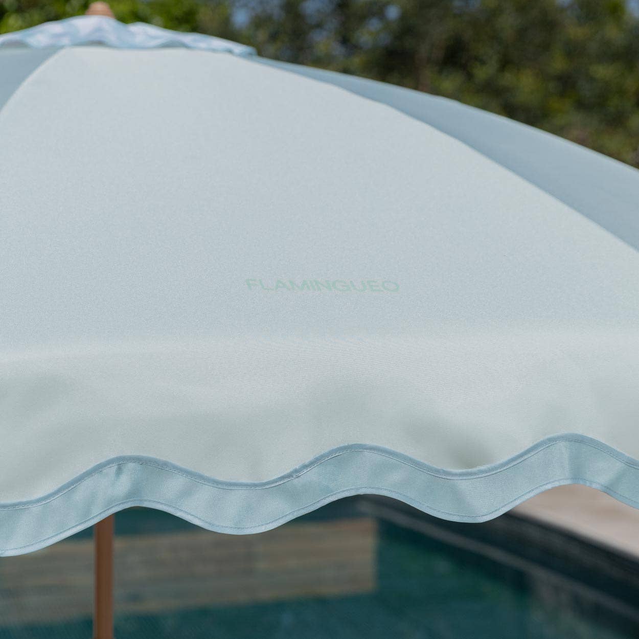 Flamingueo - Wholesale Beach Umbrella - Aquamarine wavy umbrella13