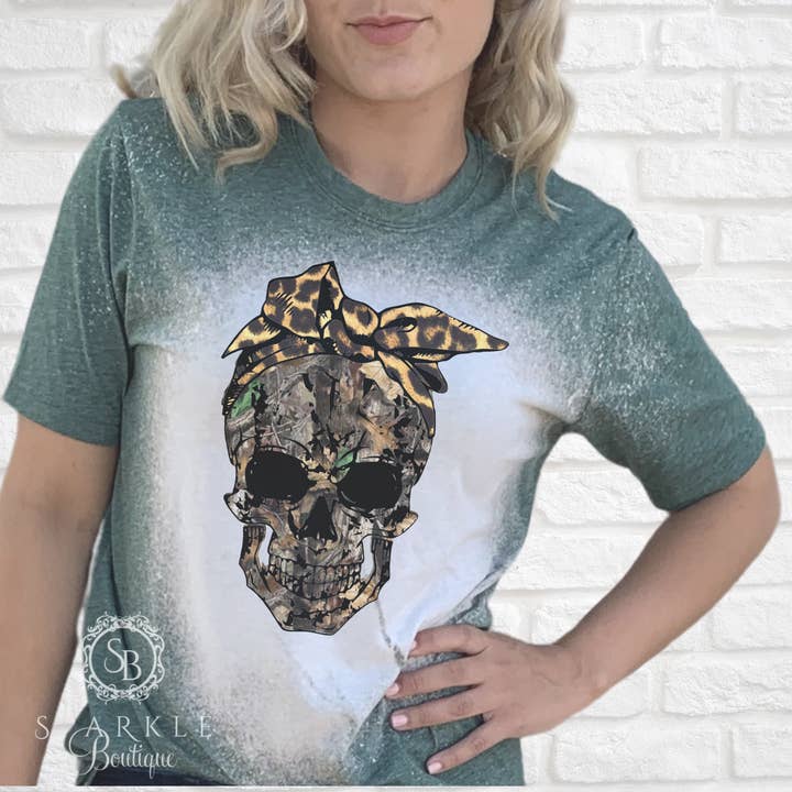Chemise camo Cheetah Skull Bleached pour la vente par Sparkle Boutique2U