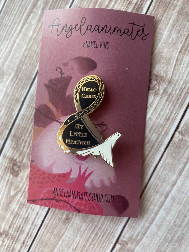 Spilla Serpent & Dove Chass/Heathen Ampersand per la vendita all'ingrosso da parte di Angelaanimates