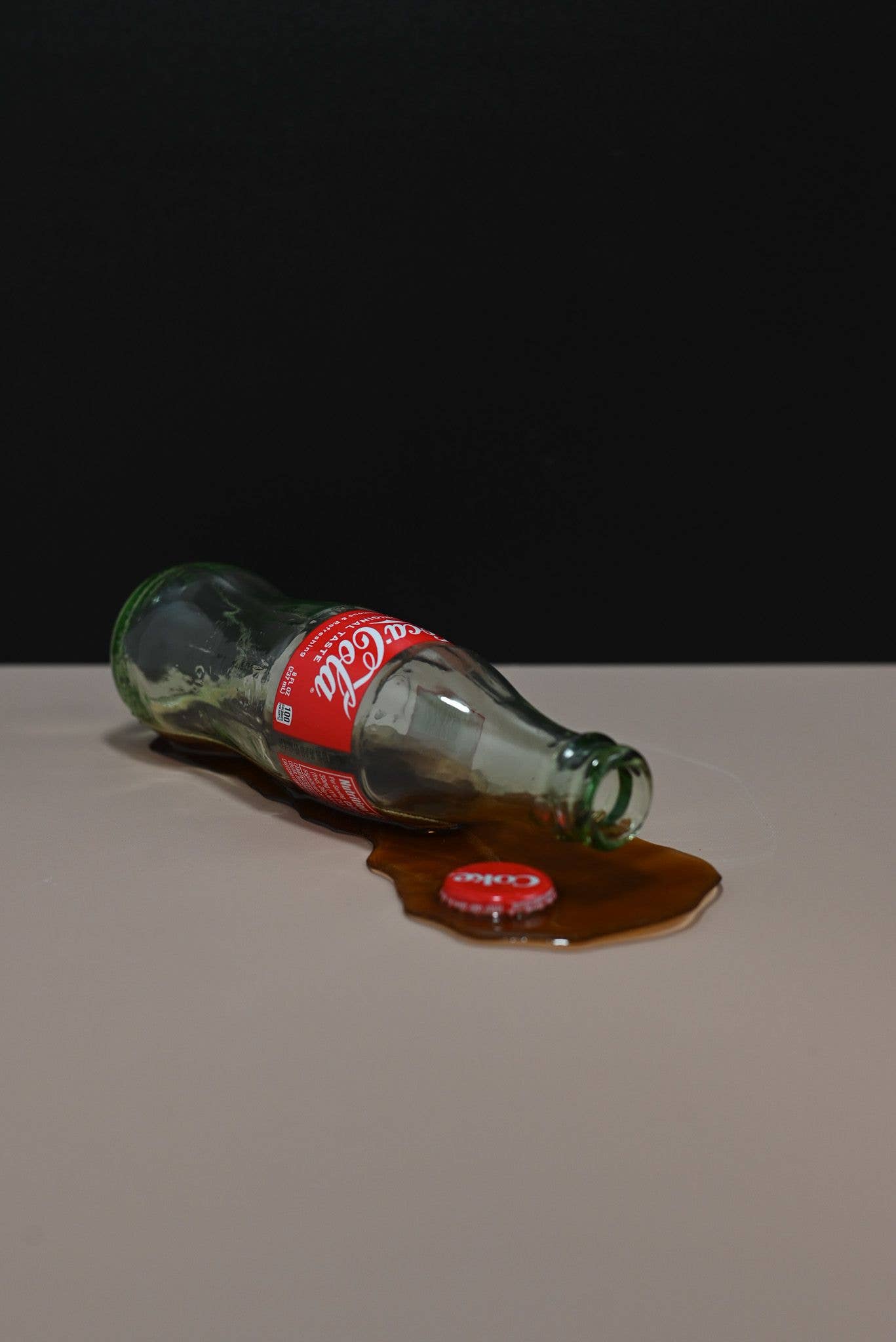 Just Dough It! Fake Foods - Vente Décorations de table - Bouteille de Coca renversée factice2