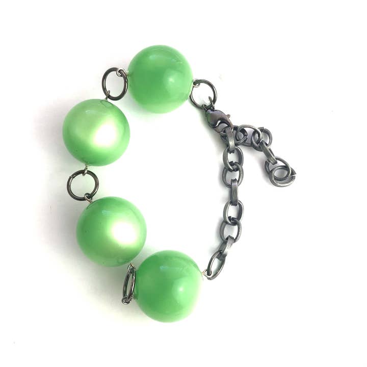 Leetie Lovendale – Großhandel Glieder- & Kettenarmband – Lime Green Moonglow Jumbo Lucite Bubble Stations Armband