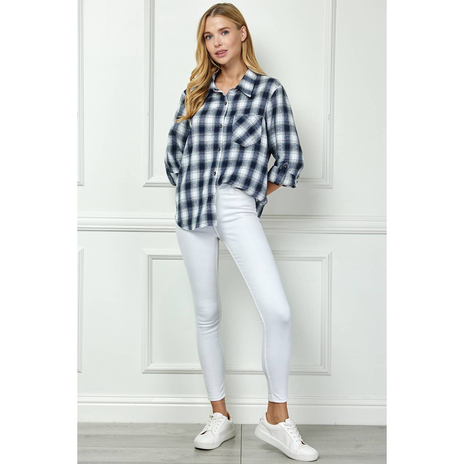 IV/NEW YORK Chemise surdimensionnée en flanelle à manches retroussées et col classique en vente sur Faire5